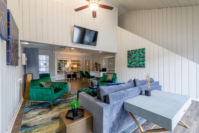 Building Photo - Moss Landing