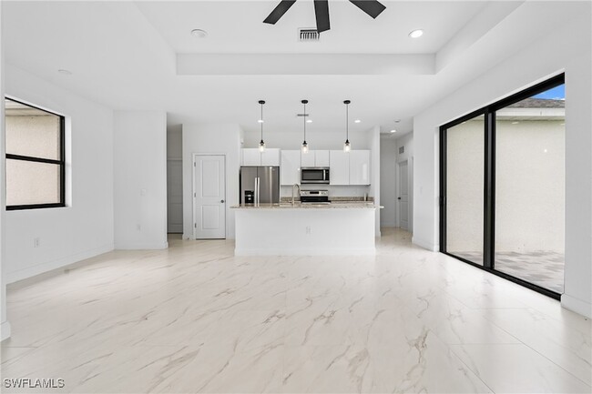 Photo - 933 Gleason St