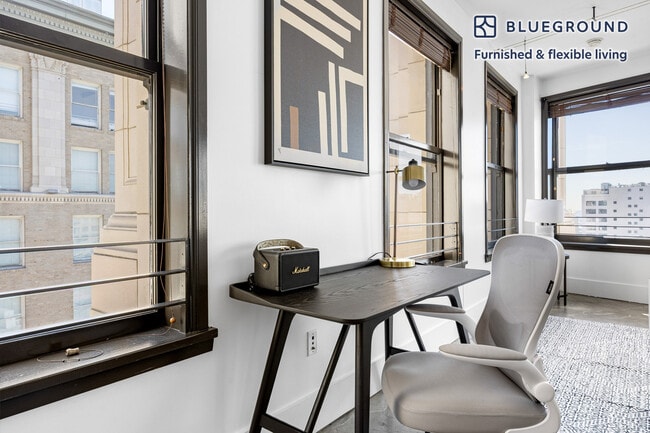 Photo - 810 S Spring St Unit FL11-ID1359