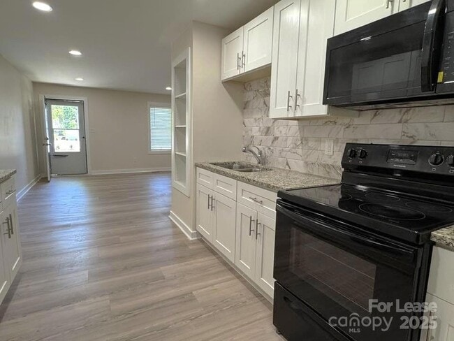 Photo - 19612 Oak St Unit 7