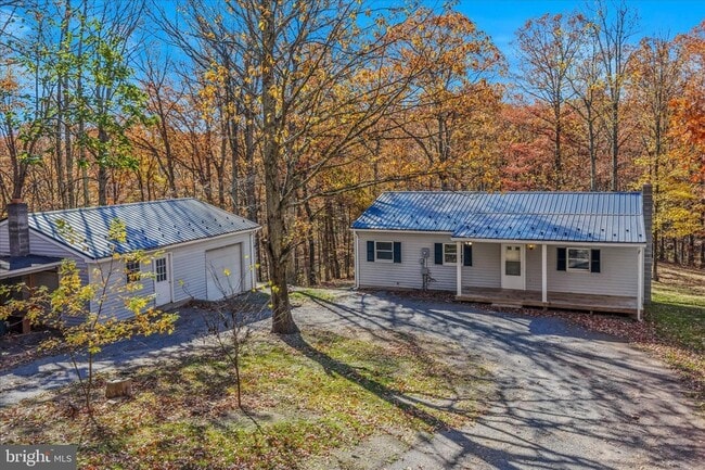 Photo - 438 Gloyd Ln