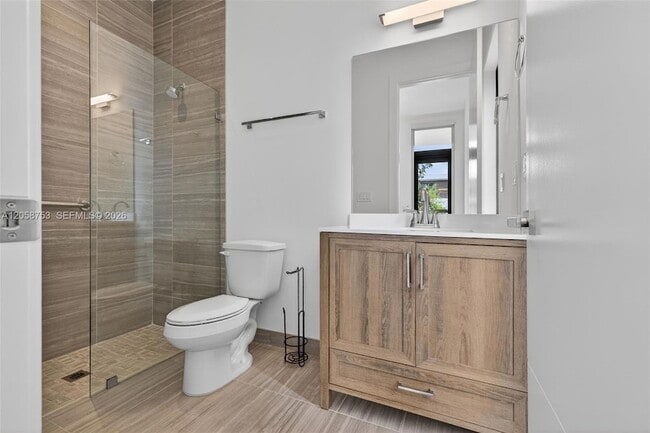 Photo - 16709 Botaniko Dr N