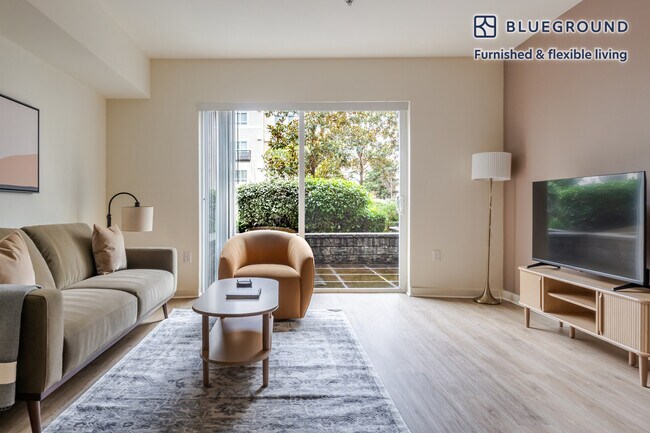 Photo - 362 Bellevue Way NE Unit SI FL2-ID1002
