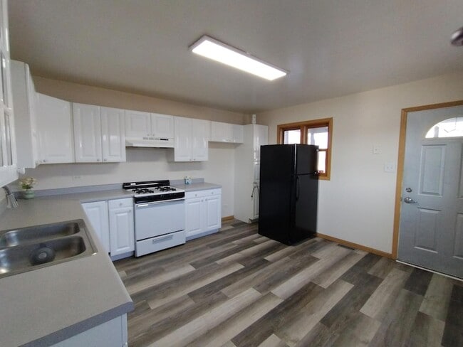 Photo - 221 N Broad St