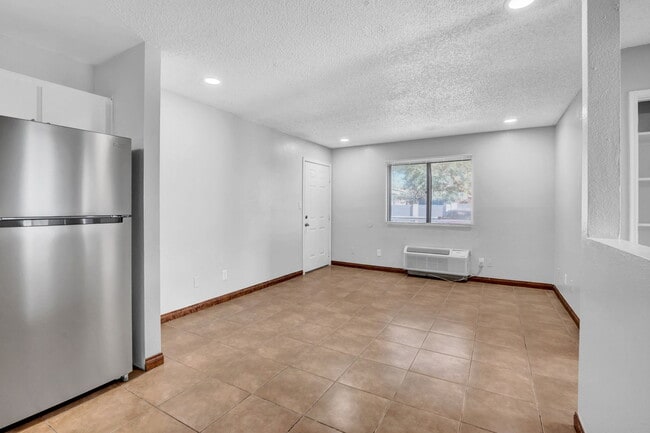 Photo - Fountain Oaks Apartments