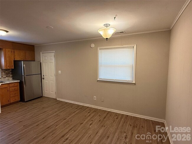 Photo - 807 E 4th Ave