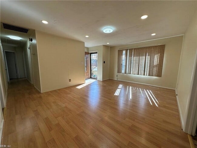 Photo - 3252 Club House Rd