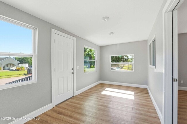 Photo - 1610 Craig Ave