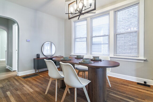 Photo - 3649 N Whipple St Unit ID1359756P