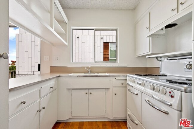 Photo - 941 N San Vicente Blvd Unit 11