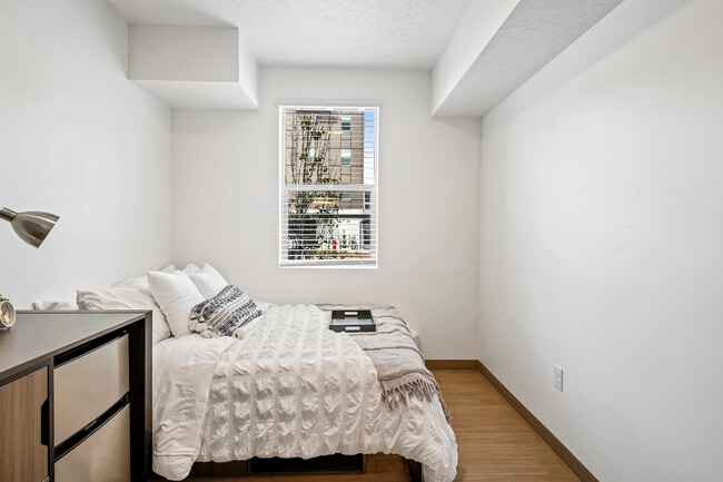 Private Room - Slopeside Village Apartments and Townhomes