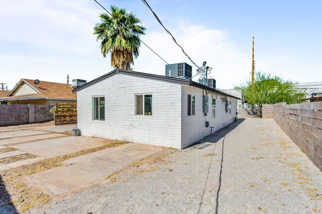 Photo - 2302 W Colter St Unit SI ID1244359P