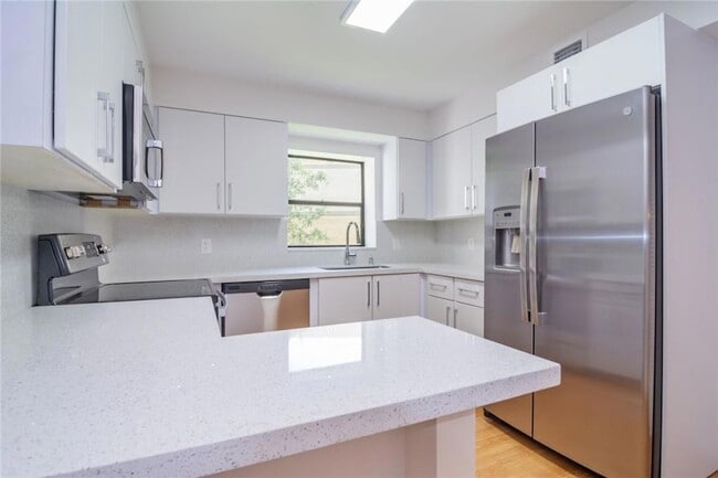 Building Photo - 491 Racquet Club Rd Unit 212