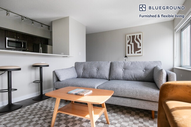 Photo - 121 W Chestnut St Unit FL25-ID1291