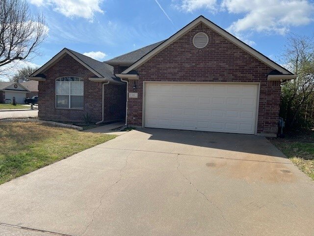 Photo - 201 Willow St