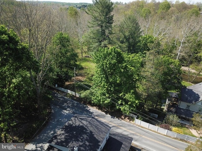 Photo - 798 Creek Rd
