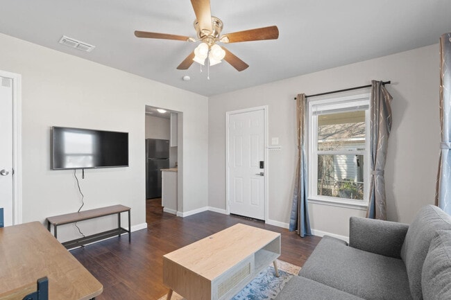 Photo - 1004 E Powell Ave Unit ID1357999P