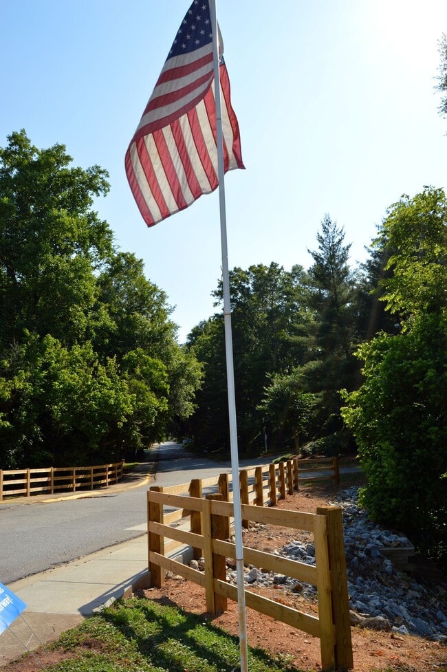 Photo - University Garden