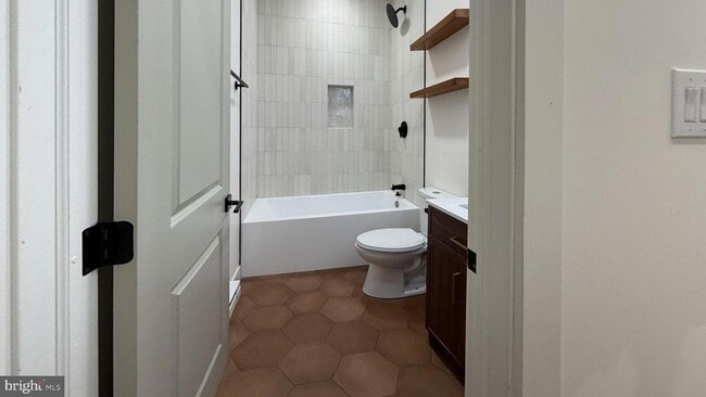 Photo - 6049 Elmwood Ave