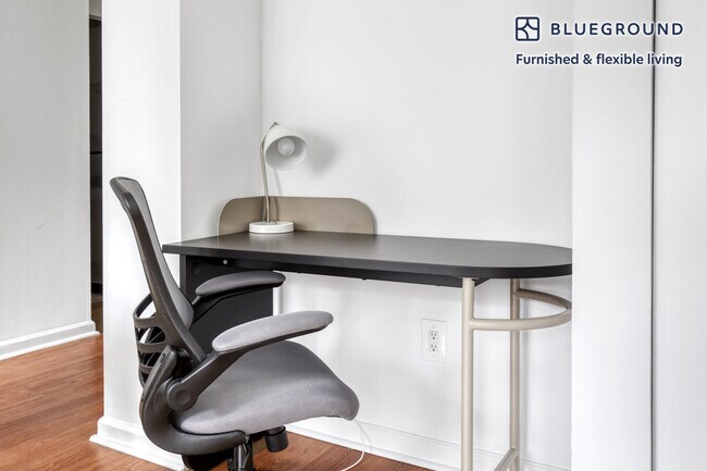 Photo - 180 Riverside Blvd Unit FL17-ID820