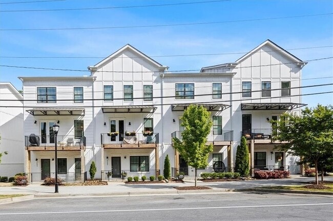 Building Photo - 2493 Sycamore Rd NW