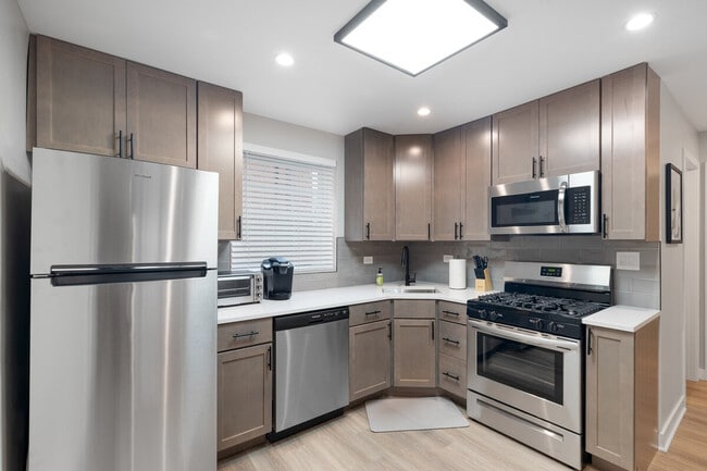 Photo - 1001 W Howard St Unit ID1032507P