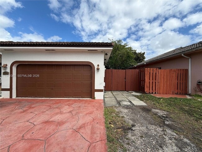 Building Photo - 18255 SW 145th Ave Unit Back