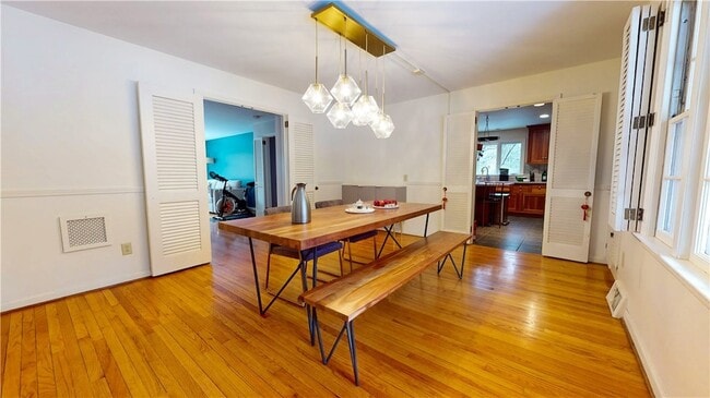 Photo - 102 Corson Pl