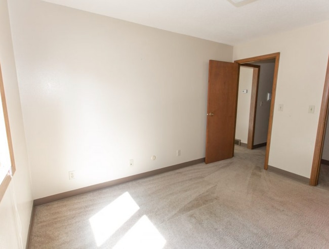 Photo - Parkway Apartments