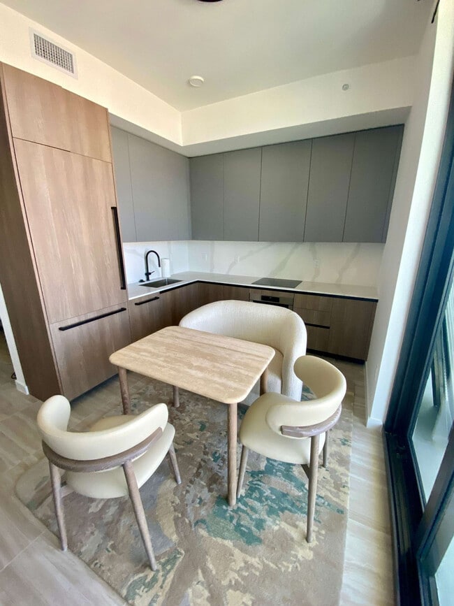 Photo - 580 72nd St Unit SI ID1263805P