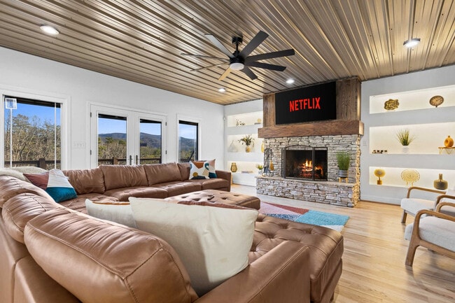 Building Photo - 554 Choctaw Ridge Unit ID1388518P