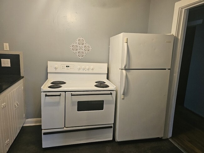 Photo - 525 Maple St