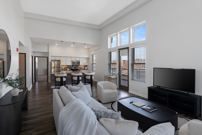 Building Photo - Clinton West