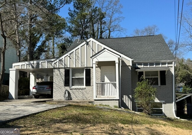 Building Photo - 1307 Lorenzo Dr SW Unit B