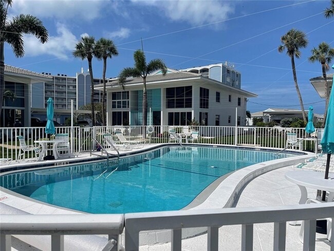Building Photo - 5400 Gulf Dr Unit 32