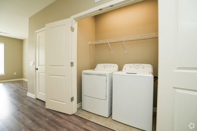 Studio - 600 - Laundry Room - Hillman Commons Lofts