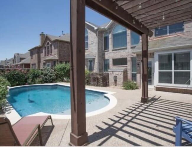 Building Photo - 2828 Cedar Ridge Ln