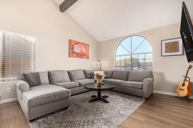 Photo - 613 W Summit Pl Unit SI ID1558601P