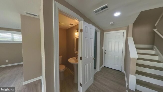 Photo - 2050 Nike Dr