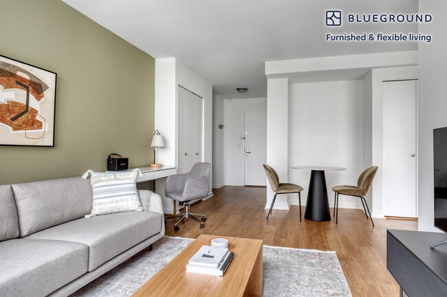 Photo - 180 Riverside Blvd Unit FL11-ID843