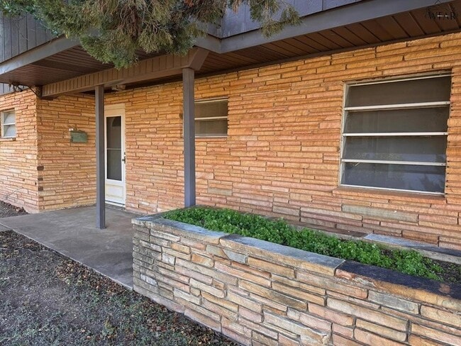 Photo - 4200 University Ave