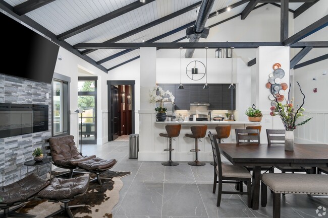 Building Photo - Badger Mountain Ranch