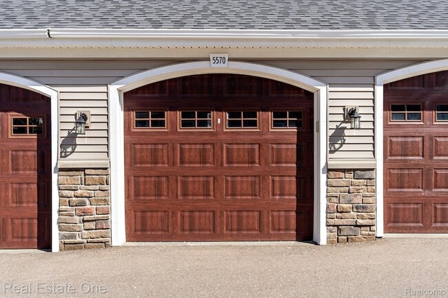 Photo - 5570 Arbor Chase Dr