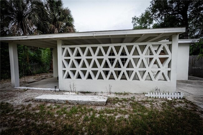 Building Photo - 209 W Emily St