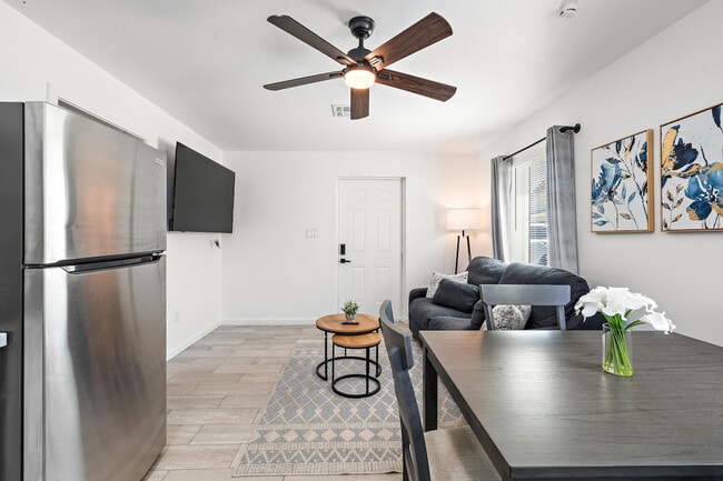 Photo - 2302 W Colter St Unit ID1244357P