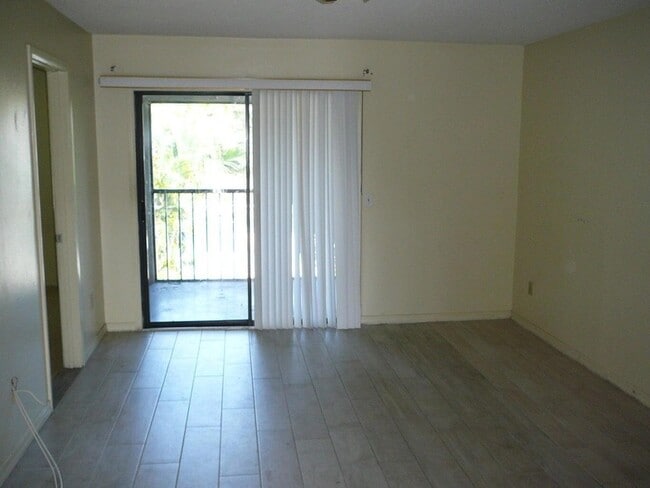 Photo - 617 Ixoria Ave Unit 15