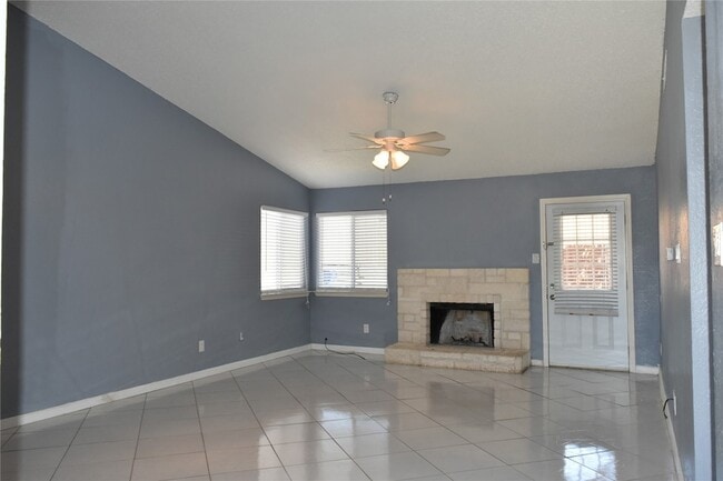 Photo - 2014 High Bluff Dr
