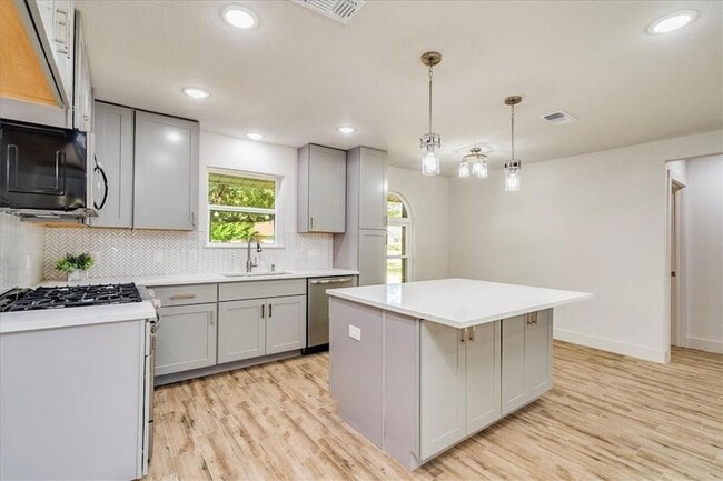 Photo - 2603 Mesquite Ln