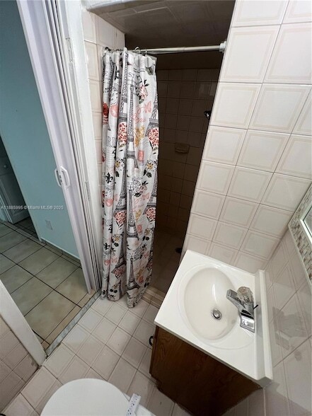 Photo - 200 W 53rd Terrace Unit A