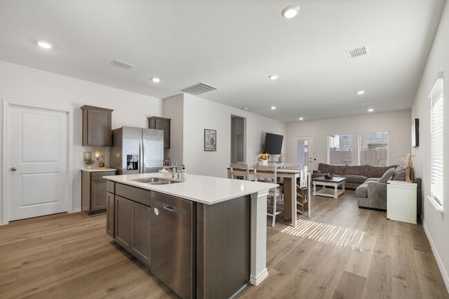 Photo - 615 Joseph Rd